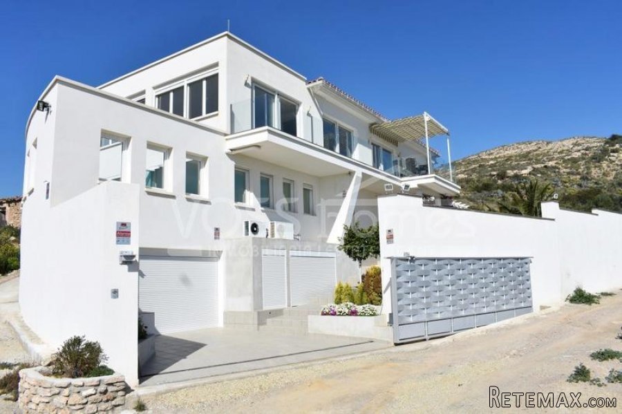 This is a stunning, unique, quality built WOW property with..