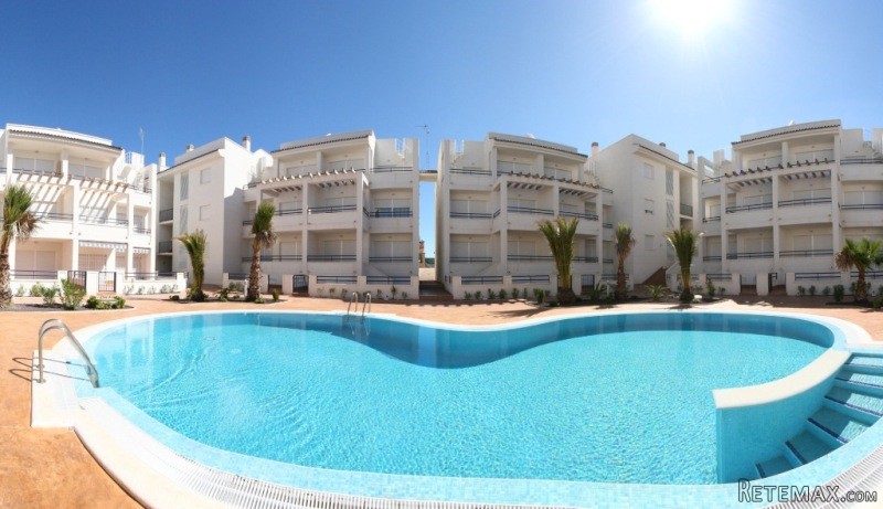 RS204, Beachside apartments