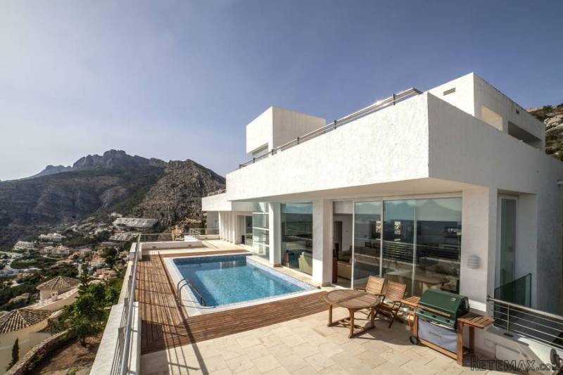 3 Bedrooms - Villa - Alicante - For Sale