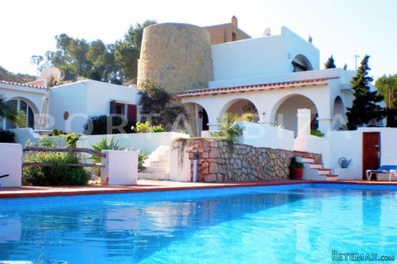 Spacious villa with beautiful sea views - 2