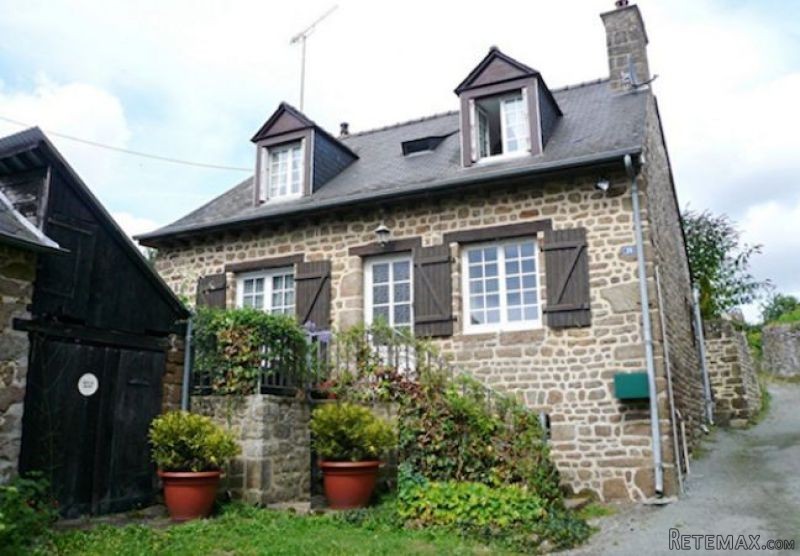 Beautiful House with Garage and Garage