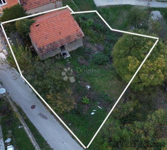 KNIN – Prizemnica za adaptaciju s velikom okućnicom!! - 2