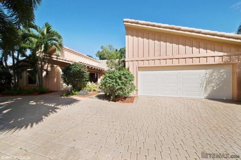 2928 Banyan Boulevard Circle Nw, Boca..
