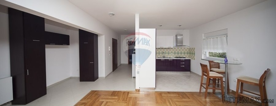 APARTMAN U FAŽANI 100M OD MORA I S PRIVATNIM BAZENOM - 4