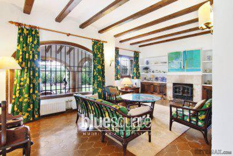 5 bedroom villa on large flat plot in.. - 2
