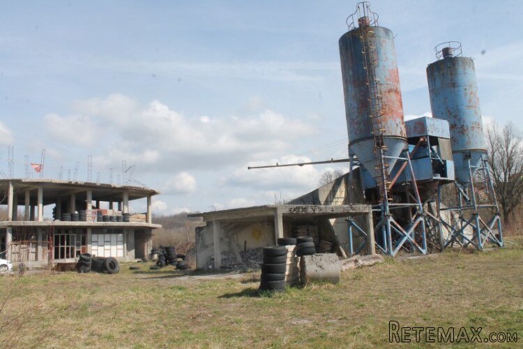 Industrijska zemljišta sa objektima - 15