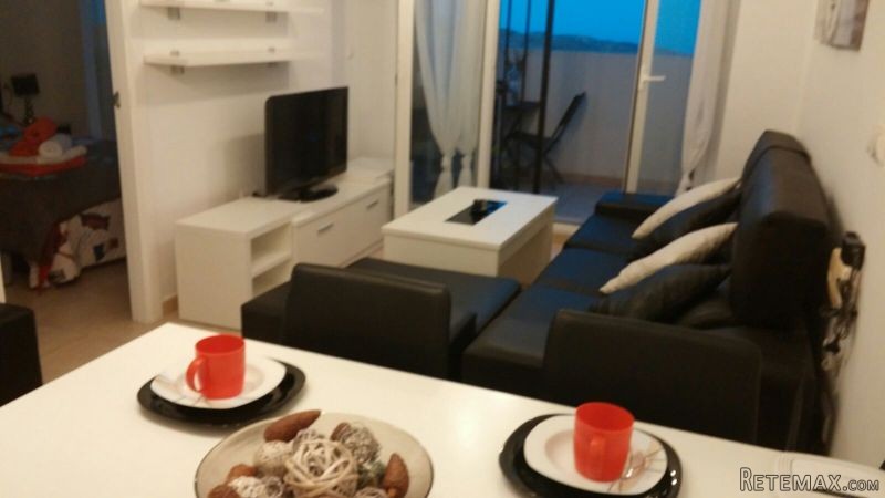 2 bedroom, 1 bathroom Apartment, (build..