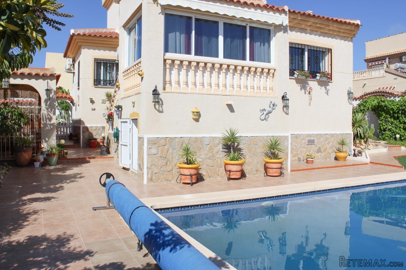 3 Bedrooms - Villa - Alicante - For Sale