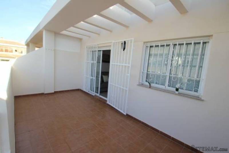 2 Bedroom 1 Bathroom Penthouse In.. - 2