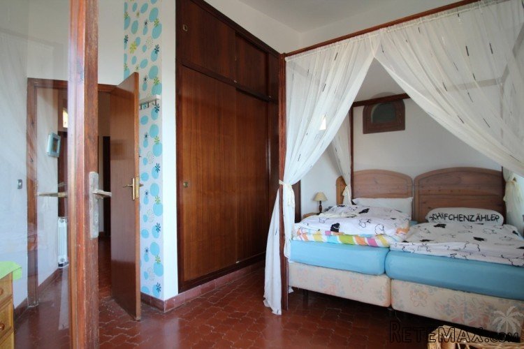 A large villa to renovate or demolish on a second line.. - 4