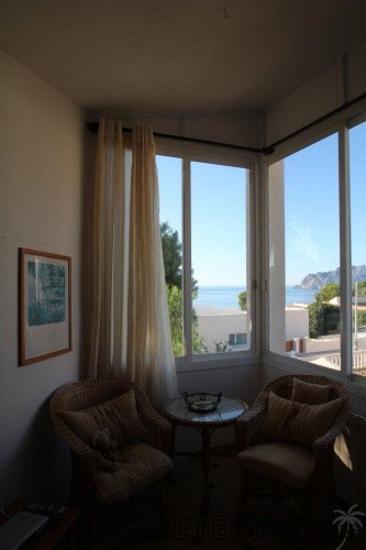 A large villa to renovate or demolish on a second line.. - 5