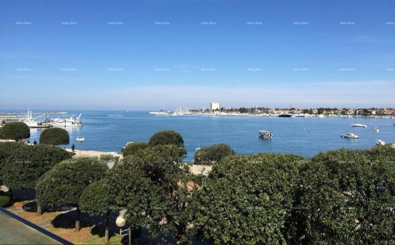 Umag, Pogled na more!!! Moderan stan u centru Umaga – 50 m o..