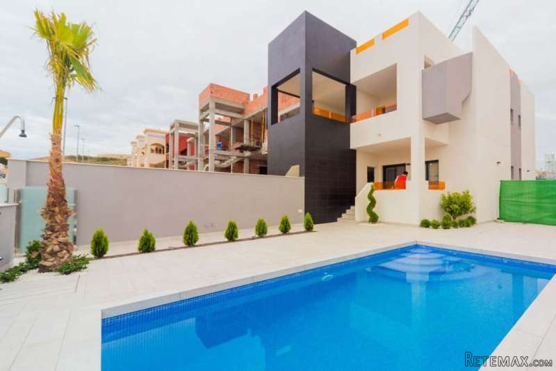 Beautiful New Build Apartments In Los..
