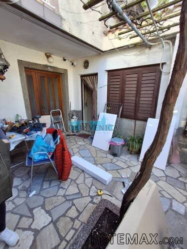 NOVI VINODOLSKI - Kuća blizu centra, dvorište, pogled na m.. - 2