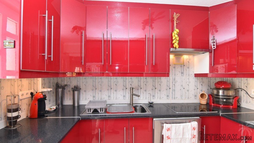 This charming property is located in a quiet area on the.. - 3