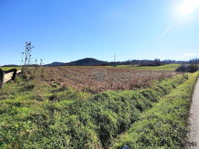 Karlovac; Belaj - građevinsko zemljište 3024 m2 uz Koranu