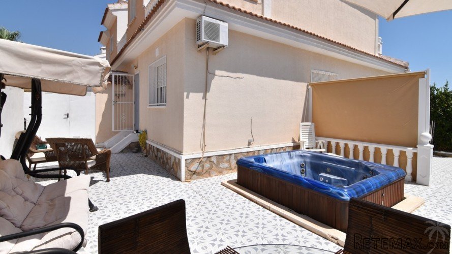 This charming property is located in a quiet area on the.. - 6