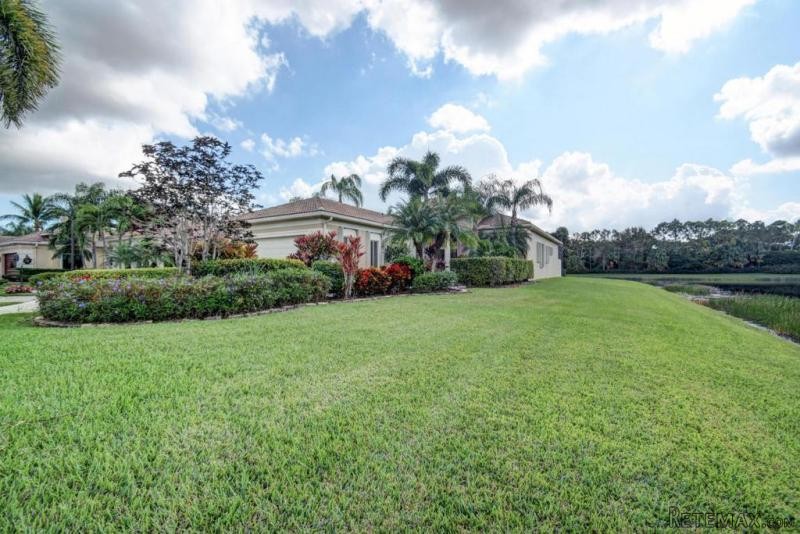 174 Esperanza Wy, Palm Beach Gardens..