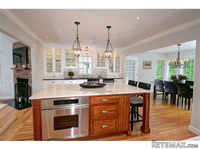 4 bedroom House For Sale: 98 WINFIELD.. - 2