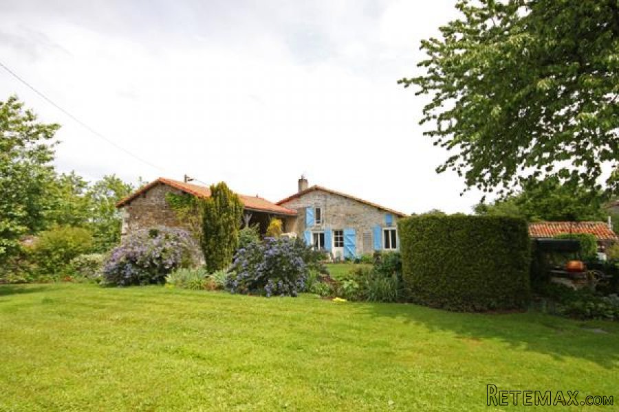 Plibou (79) - Character cottage with 3 bed / 2 bath and lovely..