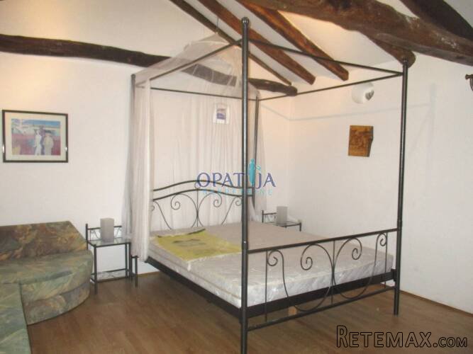Brseč, samostojeća katnica - 8