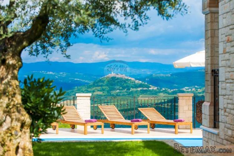 SREDIŠNJA ISTRA, KAMENA VILLA S ZADIVLJUJUĆIM PANORAMSKIM...
