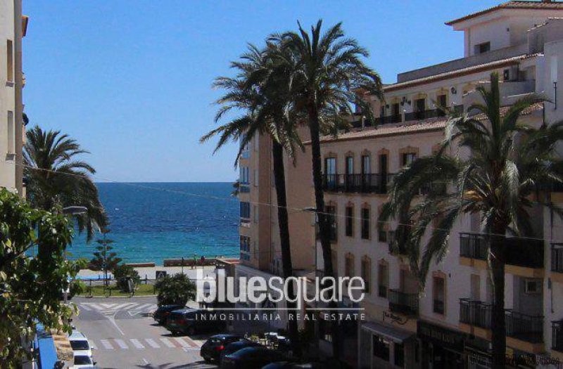 Beautiful 2 bed apartment with sea view..