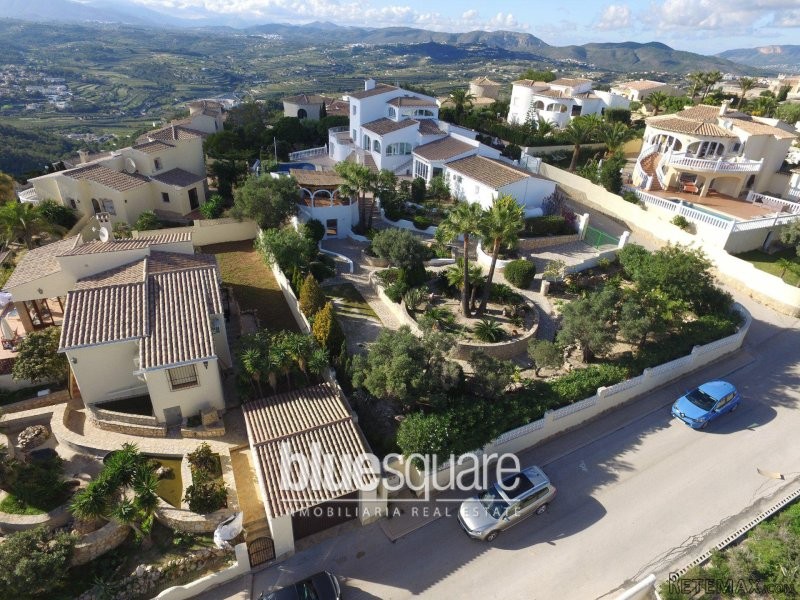 Huge villa with 3 apartments and sea.. - 2