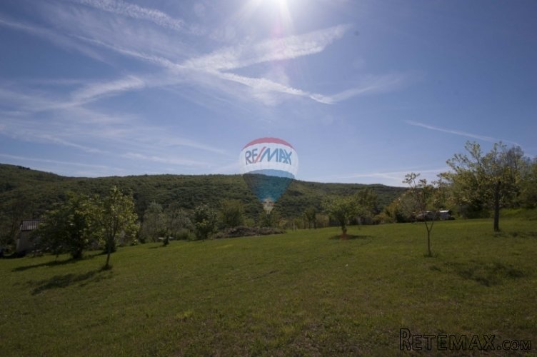 Brkač, građevinsko zemljište na osami