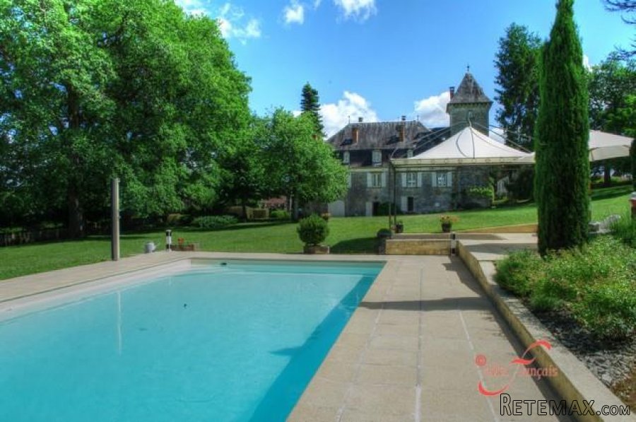 Branceilles (19) - Superb Château dating back to 1792, within..