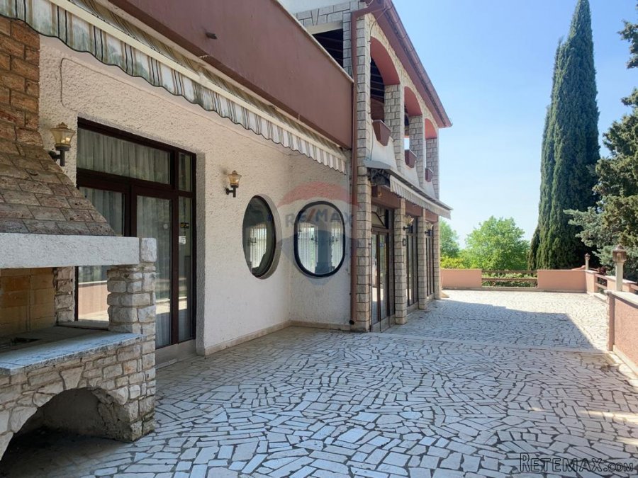 Istra, Poreč, kuća sa restoranom i velikom okućnicom od 5614 - 5