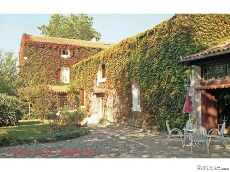 Pretty Stone House Split Into 9..