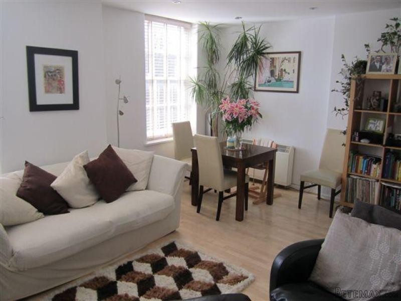 White House SW11 3LH
