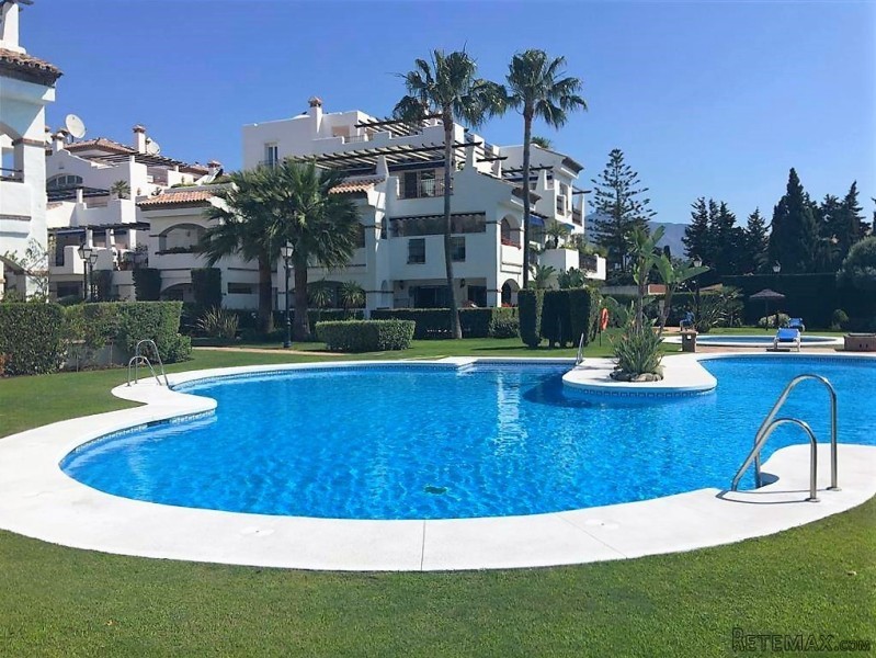2 Bedroom Middle Floor Apartment