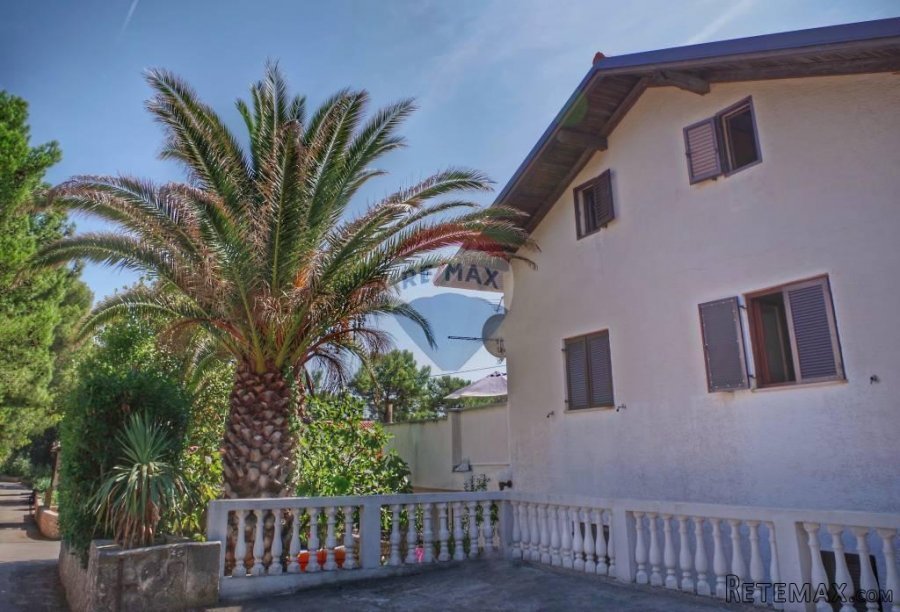 MALI LOŠINJ - kuća sa 6 apartmana na atraktivnoj lokaciji - 2