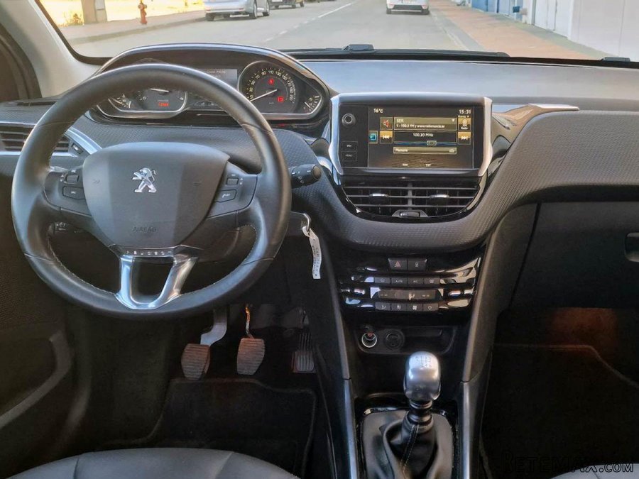 Peugeot 2008 1.5 eHDi Allure - 3