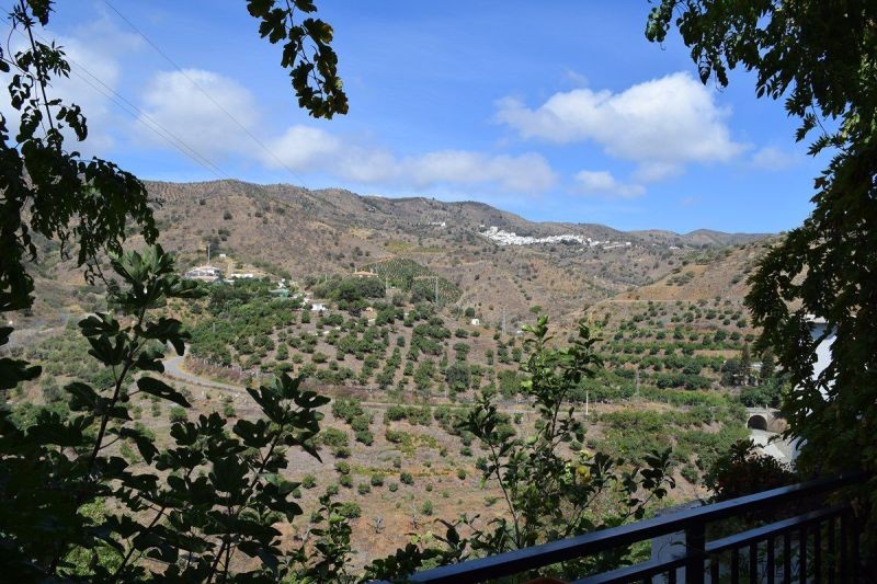 Town House for Sale in Moclinejo..