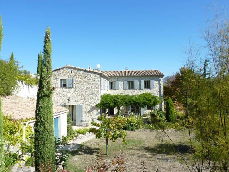 Beautifully Renovated Mas With Land..