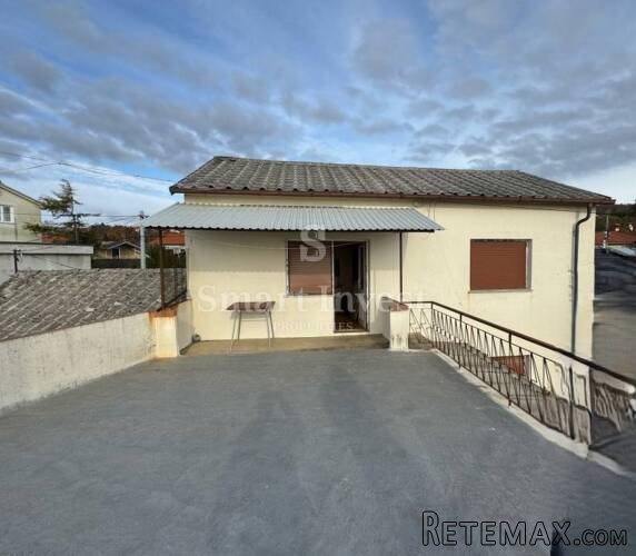 TRINAJSTIĆI - KASTAV, dvojna kuća od 300 m2