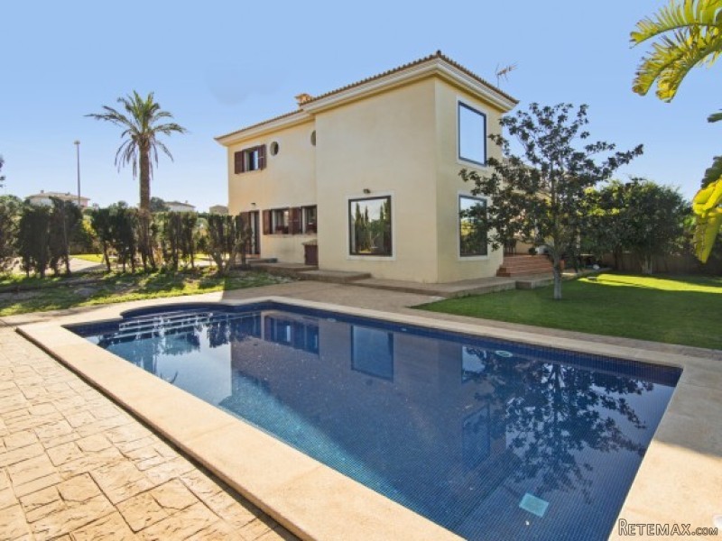Bright Mediterranean Villa In Sa Torre