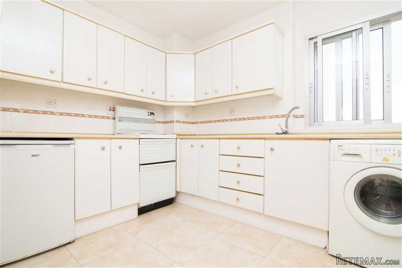 1 bed apartment in Watergardens - 2