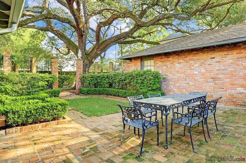 2 bedroom House For Sale: 3802 Meadow.. - 2