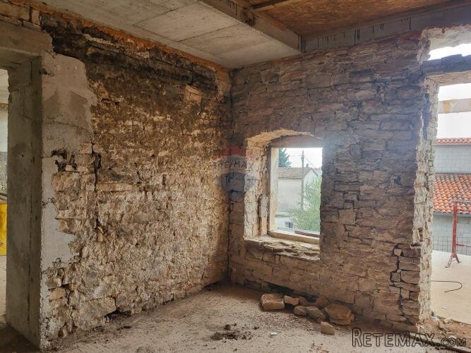 Istra, okolica Rovinja, Kanfanar, kamena kuća sa bazenom - 2
