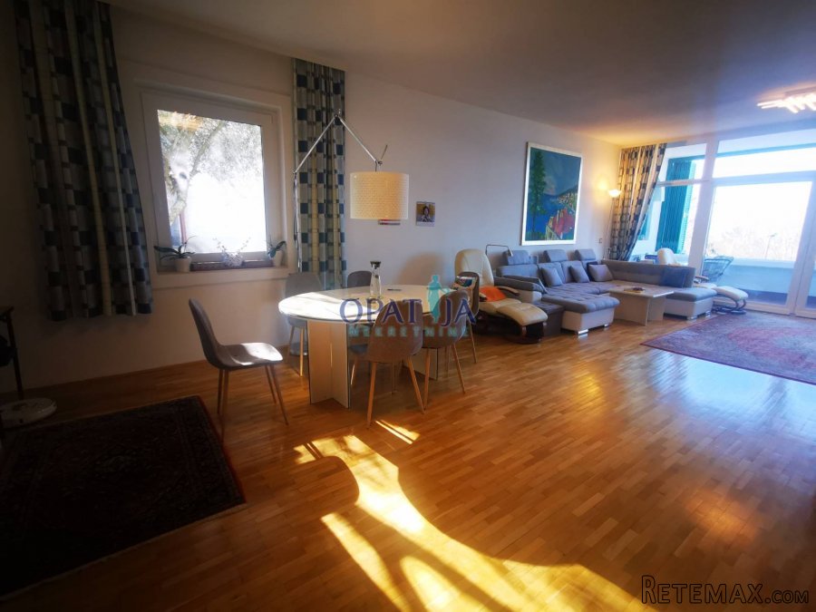 Njivice - kuća u nizu s urednom okućnicom, 2 garažna pr.. - 3
