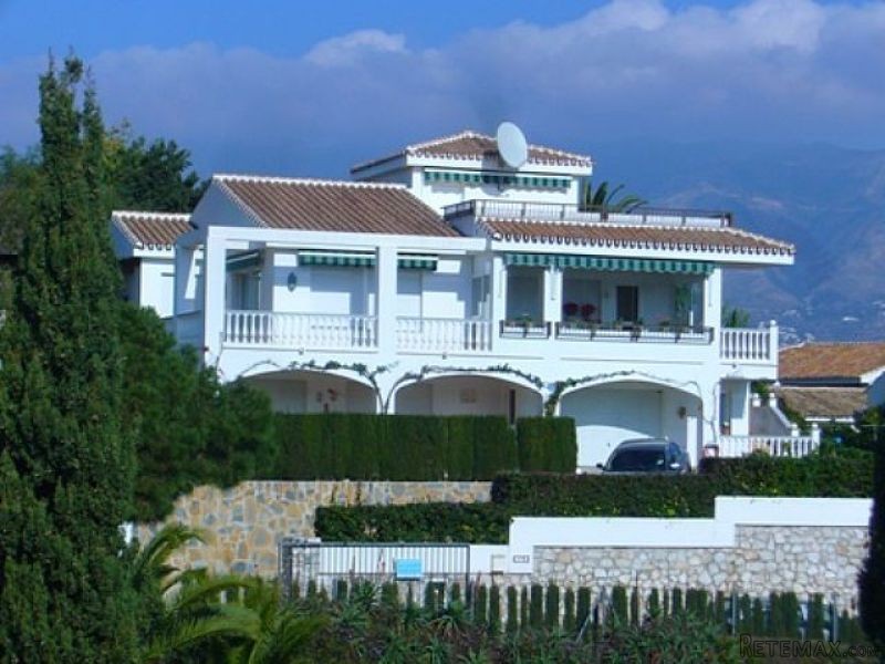 Sizable Villa for Sale Cerros del Aguila