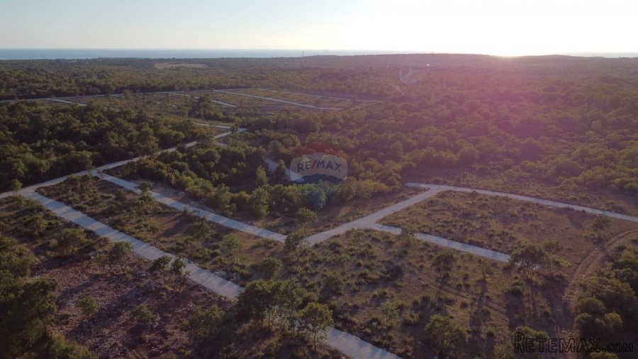 Istra, Barbariga, zemljište površine 590m2 - 6