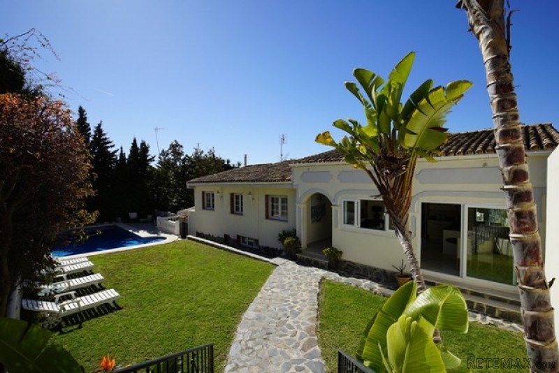 4 Bedrooms - Villa - Malaga - For Sale