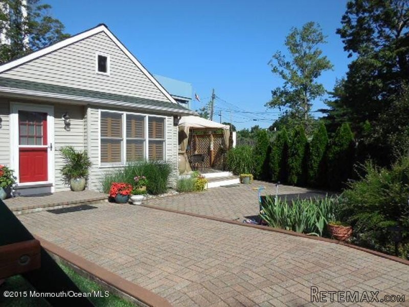 2 bedroom Flat For Sale: 1217 Johnson..