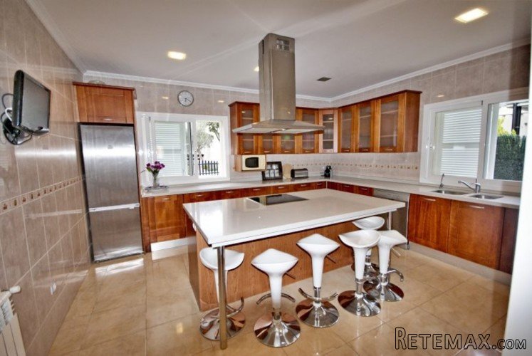 Detached house in Alcudia, a few meters to the sea. This.. - 3