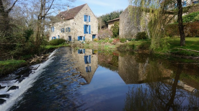 Superb water mill - the best I have..